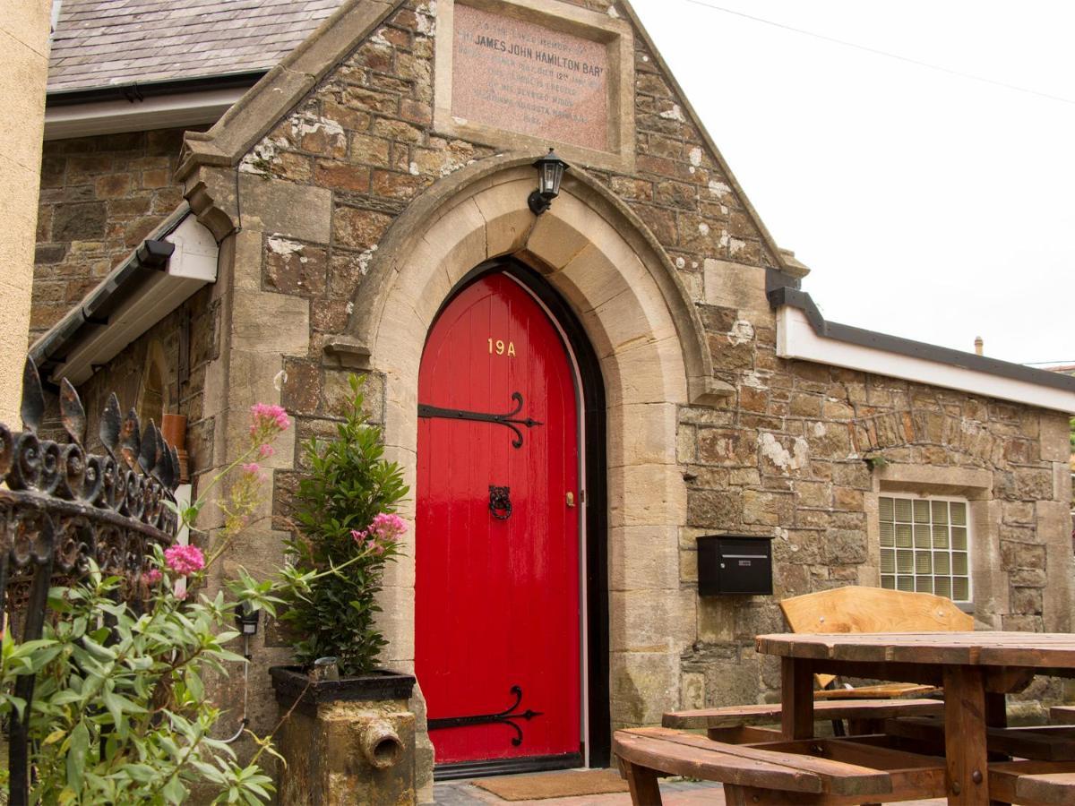 James John Hamilton House And Backpacker Hostel Fishguard Exterior photo